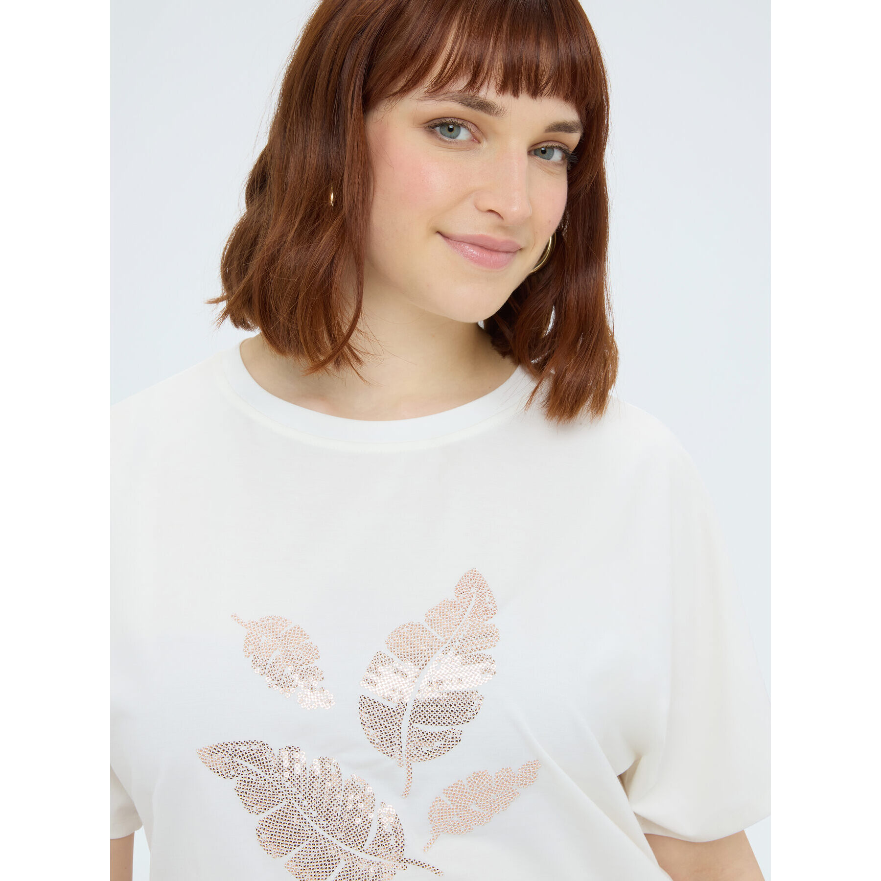 Fiorella Rubino - T-shirt in jersey con foliage in paillettes - Bianco