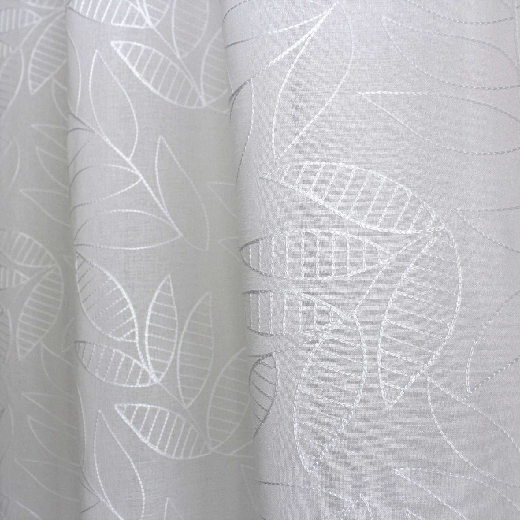 Voilage brodé motif feuillage - Blanc