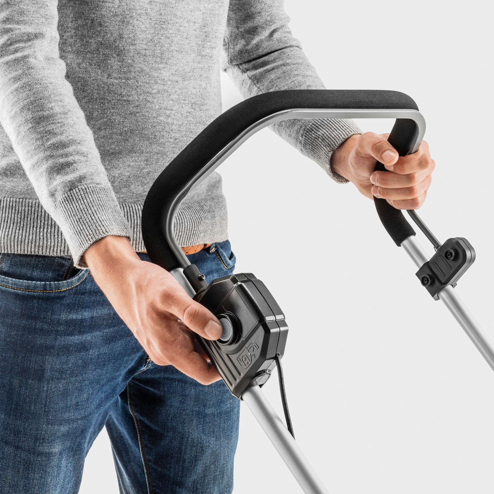 Tondeuse à gazon sans fil Karcher LMO 2-18 - Coupe 32 cm- mulshing- 250 m²- Batterie 18V 2-5 Ah