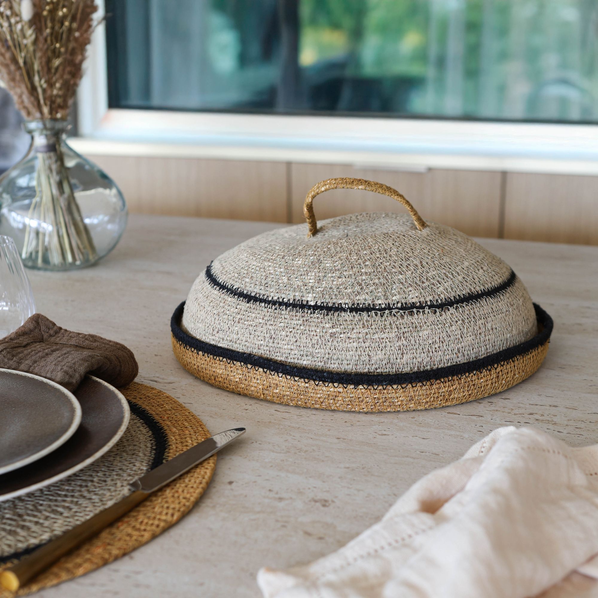 Panier avec cloche d33cm en jonc de mer naturel et safran dune