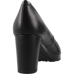 Salones Mujer de la marca GEOX  modelo D35TED 000Y3 NEGRO