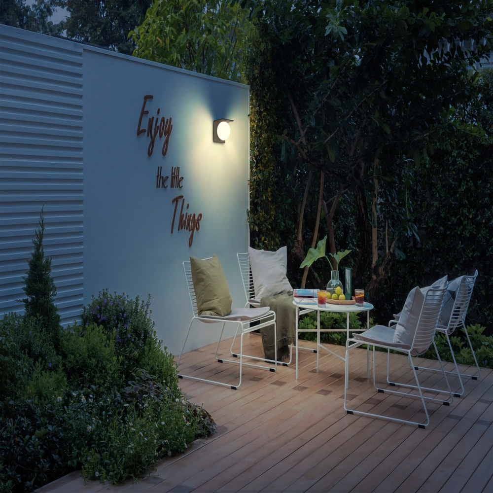 EZIlight® Solar Wall S26