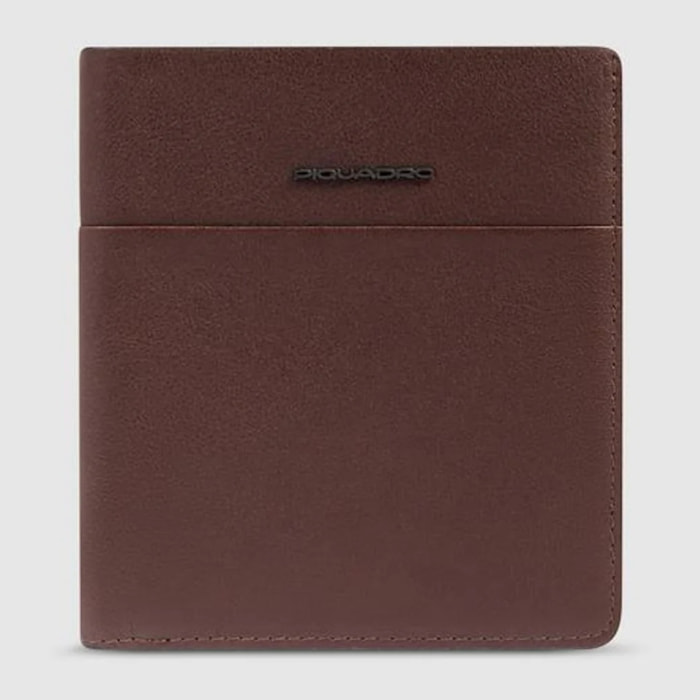 Piquadro Porta passaporto in pelle con portacarte di credito, schermato con protezione RFID