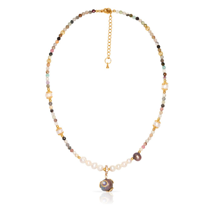 Collar barroco con colgante de perla negra, circonitas y cierre de mosquetón.