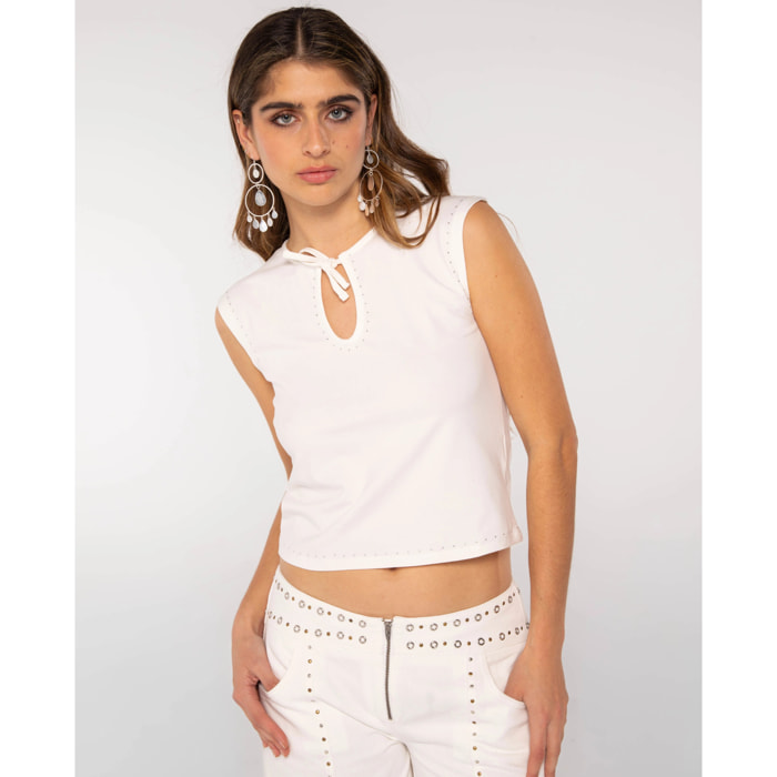 Top tipo cut out con lazo en el escote y tirantes de mujer