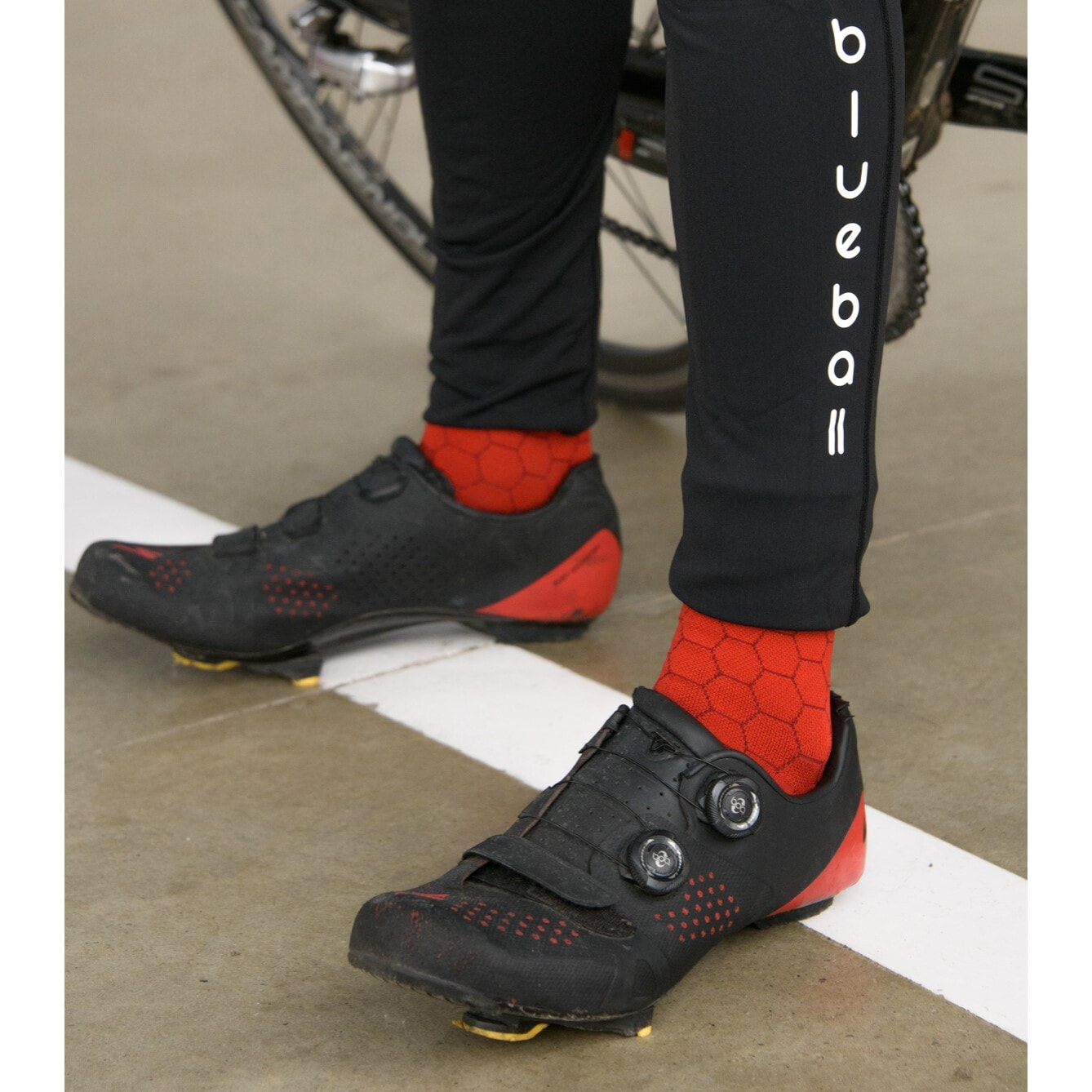 Calcetines de compresión unisex BLUEBALL Peloton - Rojo con logo blanco