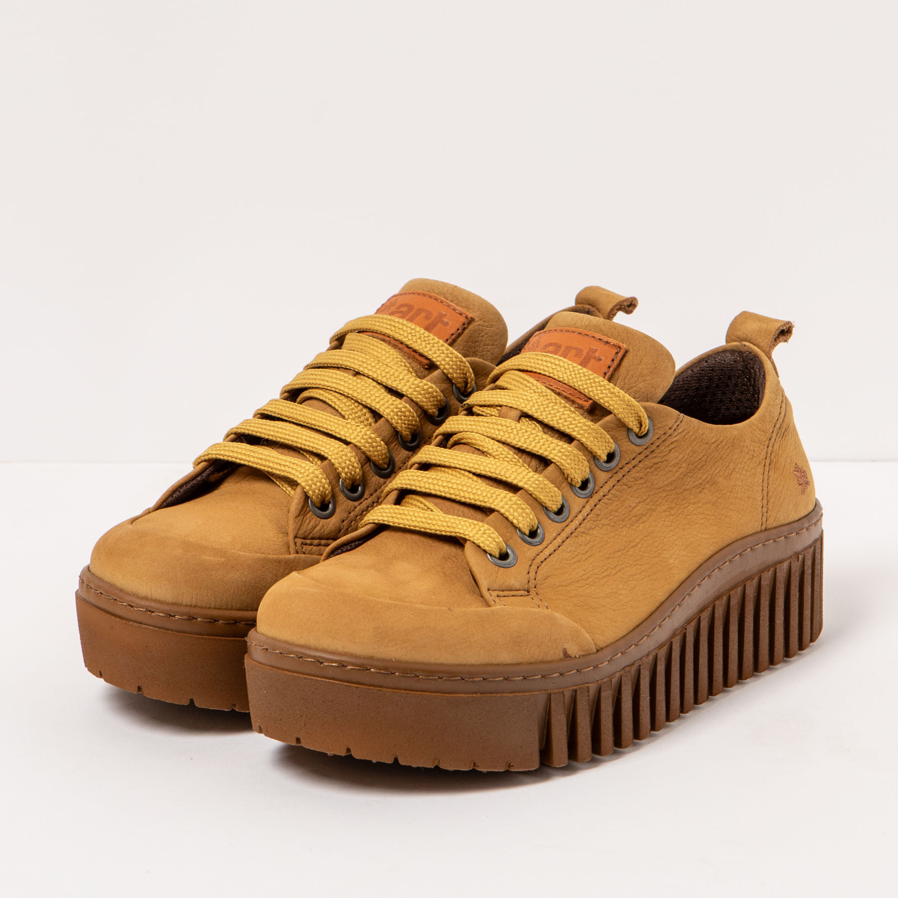 Zapatillas 1535 NOBUCK KARAMEL/BRIGHTON color Karamel