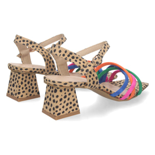 Sandalia de Tacon Bajo con Hebilla