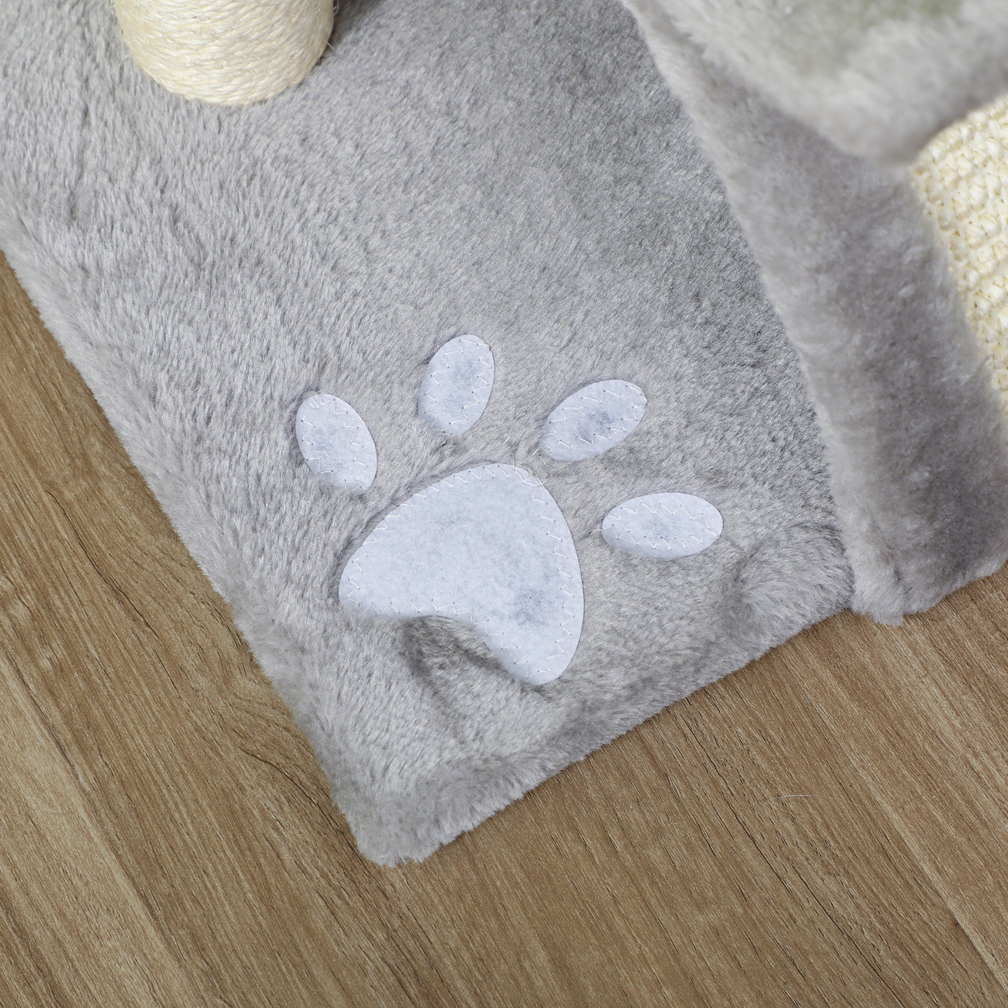 Arbre à chat design - griffoir, grattoir - jeu 2 boules rotatif, panier, tunnel - sisal peluche grise