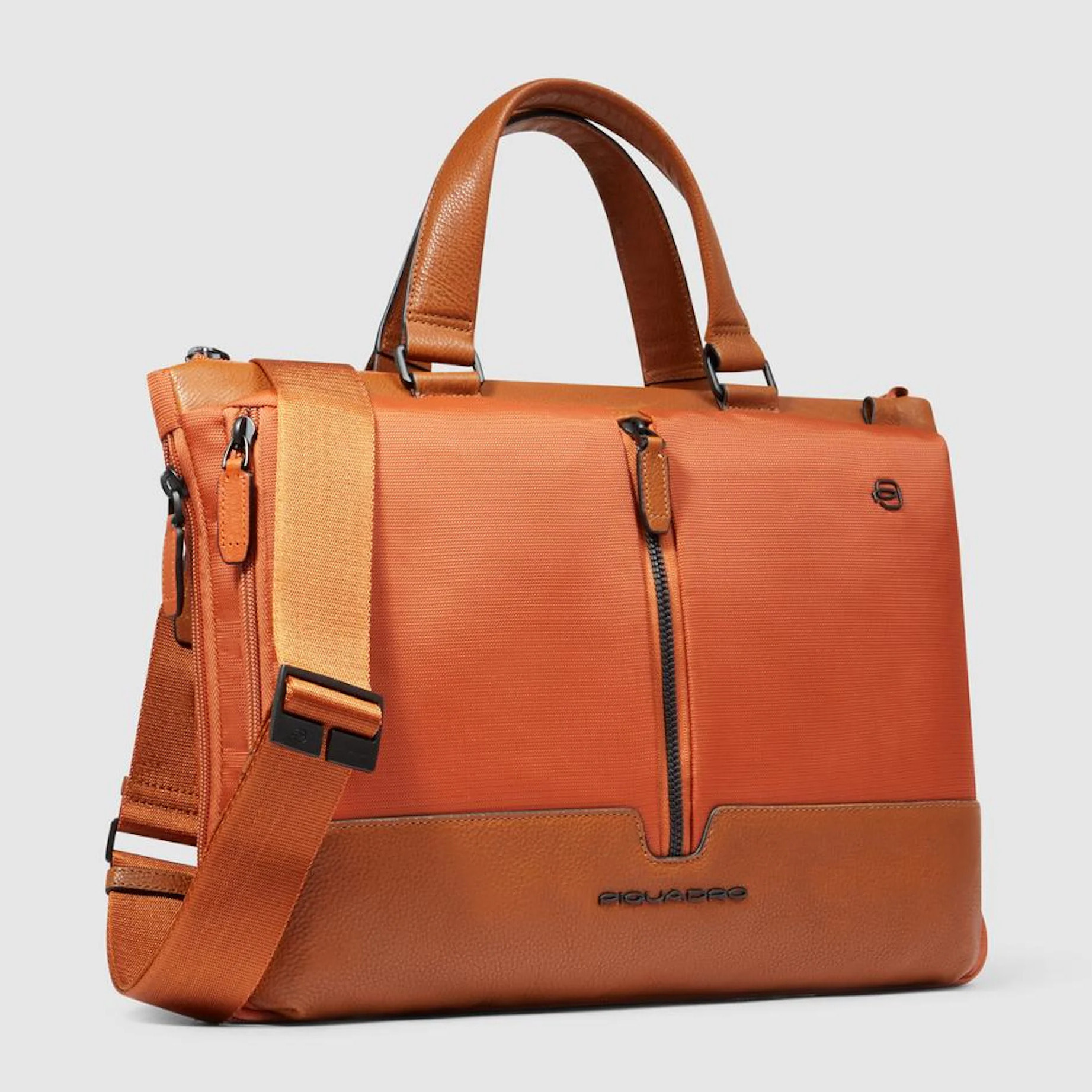 Piquadro Cartella da lavoro porta PC e porta iPad® in tessuto riciclato con protezione anti-frode RFID