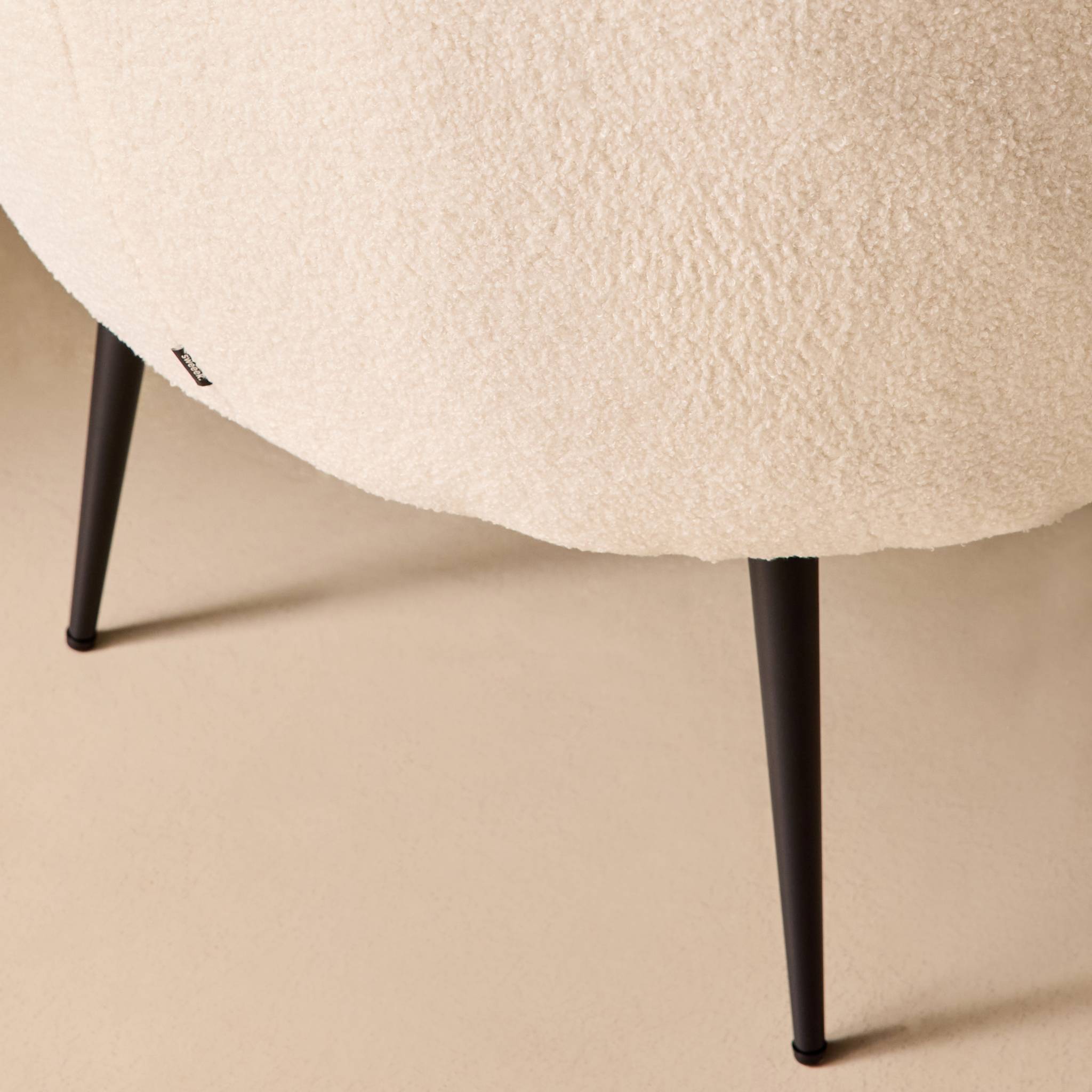 Fauteuil cosy design métal et bouclette HIMA