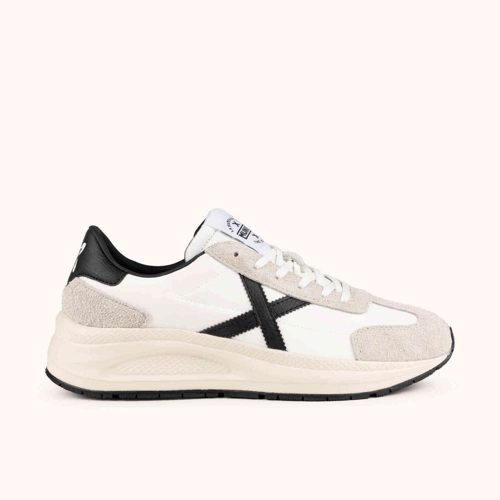 MUNICH AGORA 01 Zapatillas de estética urbana y técnica blancas y beige con detalles negros