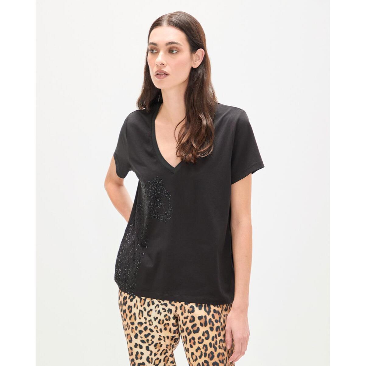 T-shirt con scollo a V con stampa animalier e strass