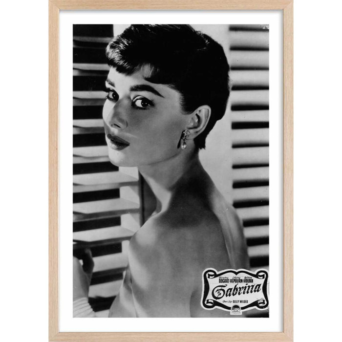Affiche célébrité Audrey Hepburn dans Sabrina, 1954 Affiche + cadre en bois - Chêne