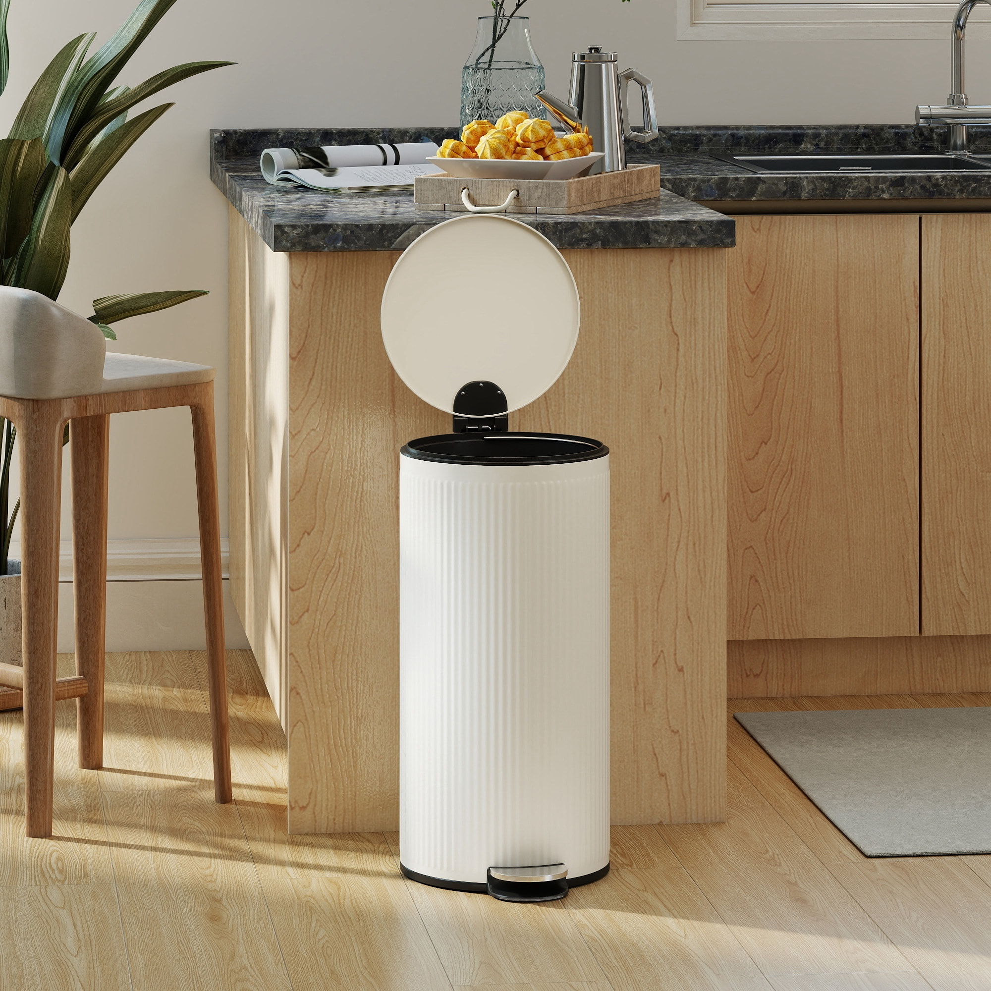 Cubo de Basura Cocina con Pedal, 30L, Papelera de Cocina Metálico con Tapa de Cierre Suave y Cubo Extraíble, para Dormitorio, Oficina, Estudio y Salón, 36x30x60,5 cm, Crema