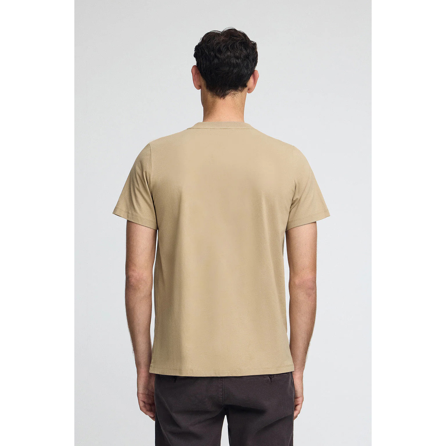 Camiseta marrón claro con cuello redondo y bordado Rigby Go