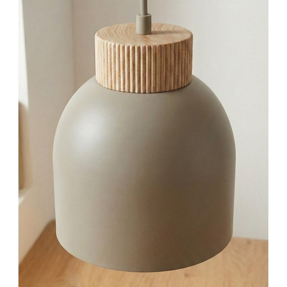 Lampada a sospensione KRU in acciaio moka e legno