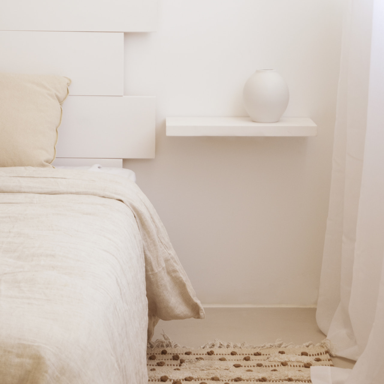 Tête de lit en bois massif blanc en différentes tailles