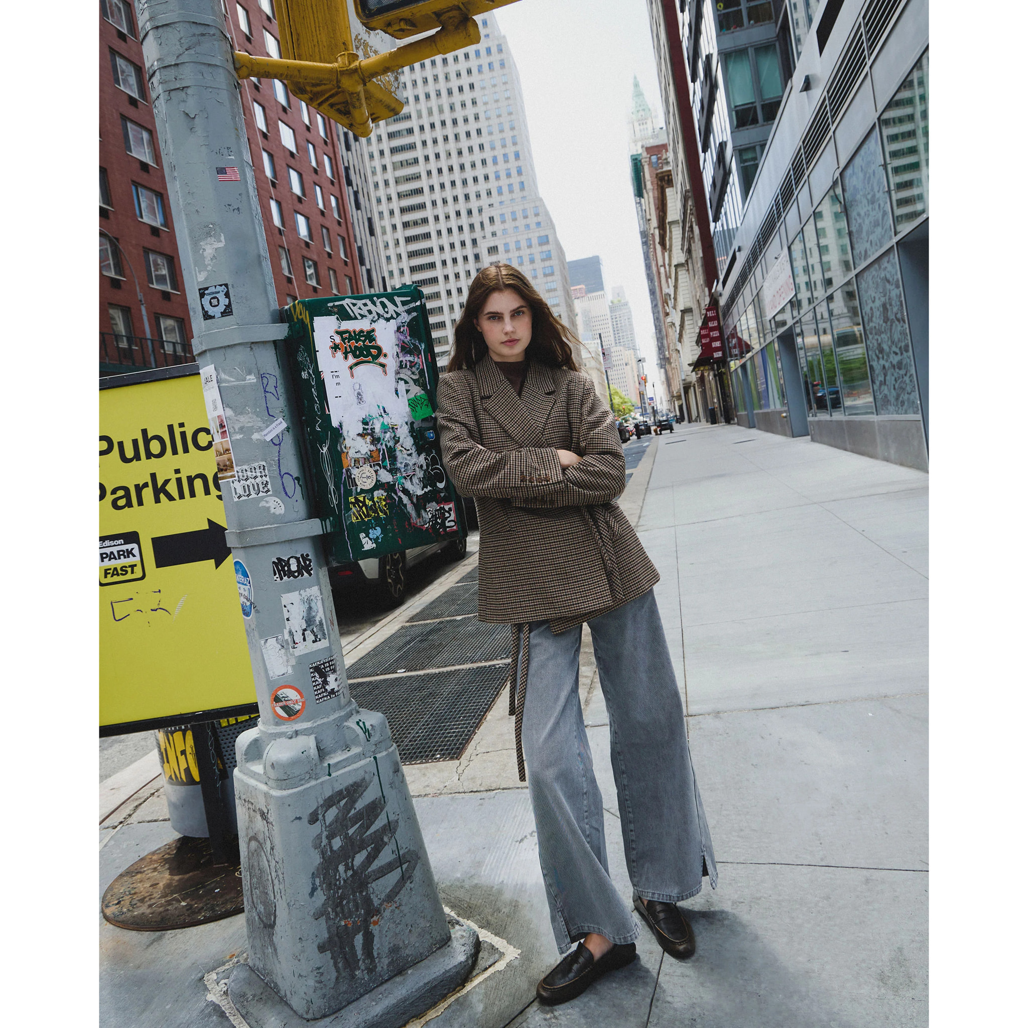 Blazer cruzada con solapa y ajuste con lazadas