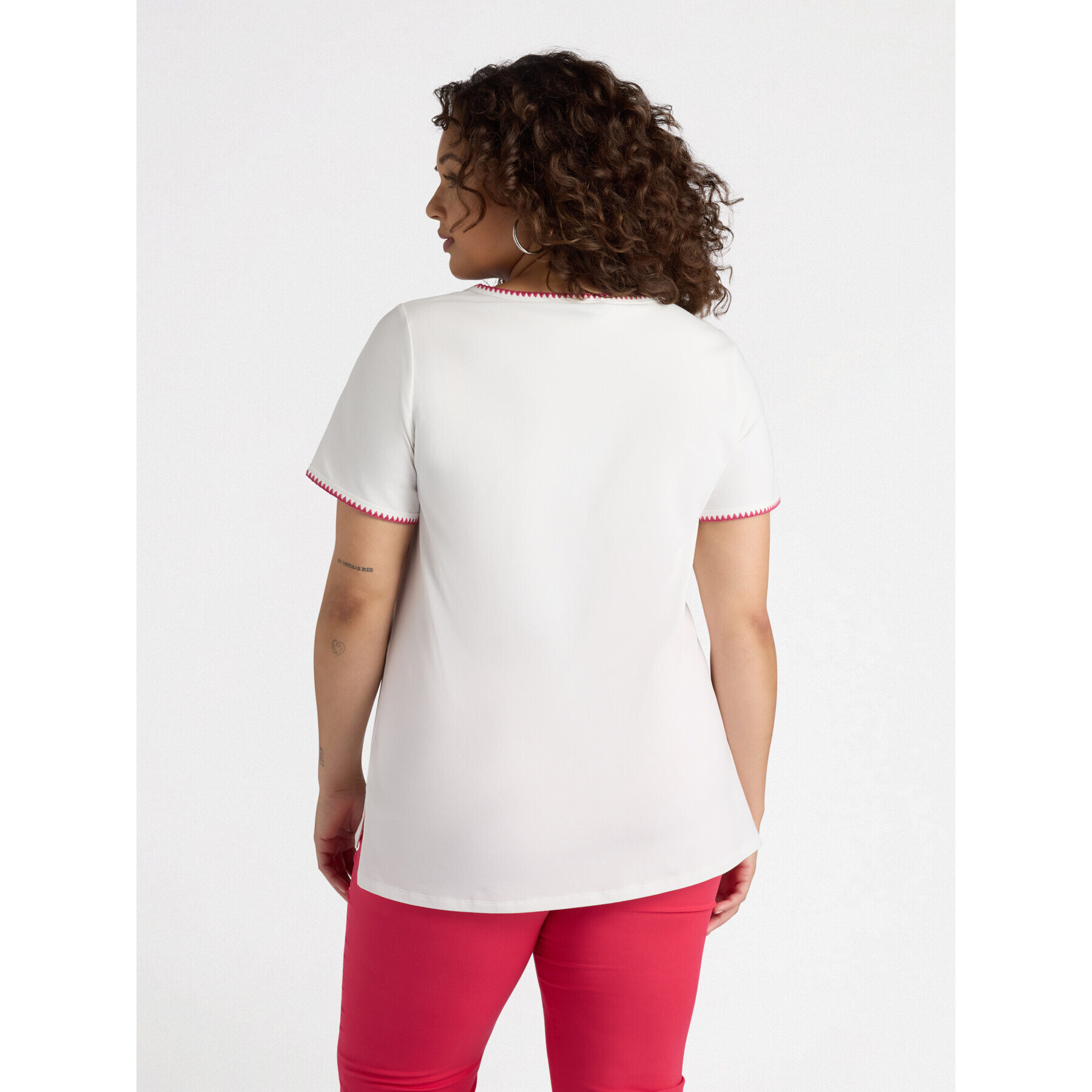 Fiorella Rubino - Camiseta con bordado floral - Blanco