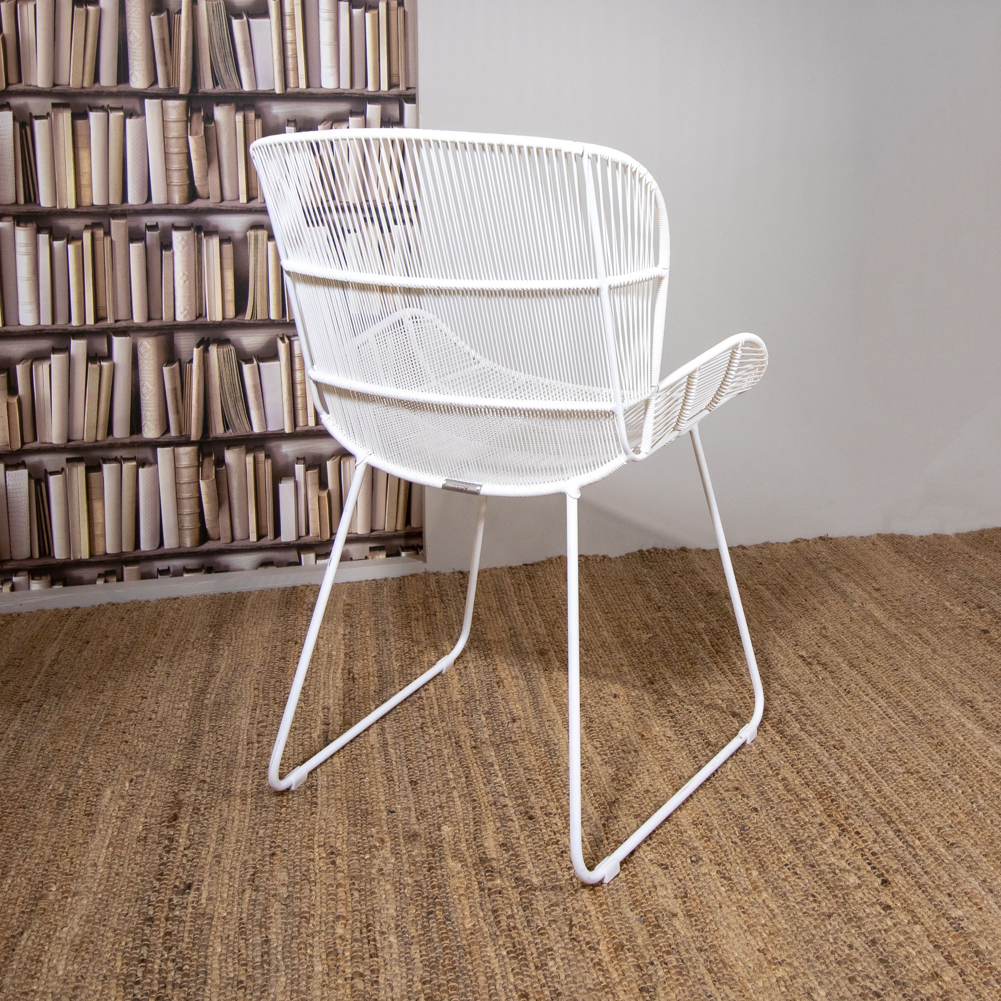 Fauteuil de table en polypropylène blanc CON DAO