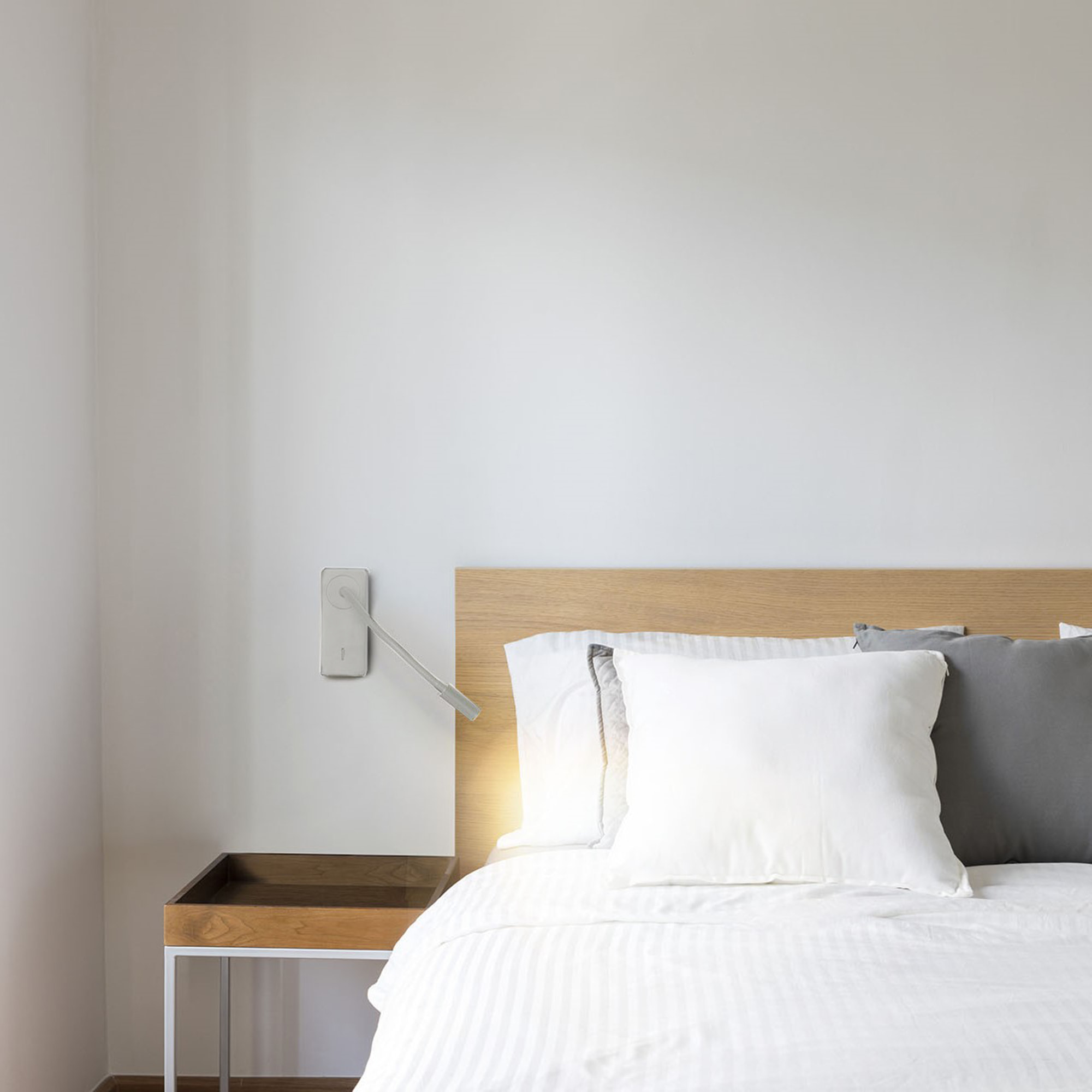 Forlight Mine - Luz de Lectura para Dormitorio LED con Luz Cálida 3000K con Interruptor Aplique de Pared Cabecero de Cama Blanco