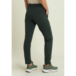 Pantaloni con spacchi laterali sul fondo