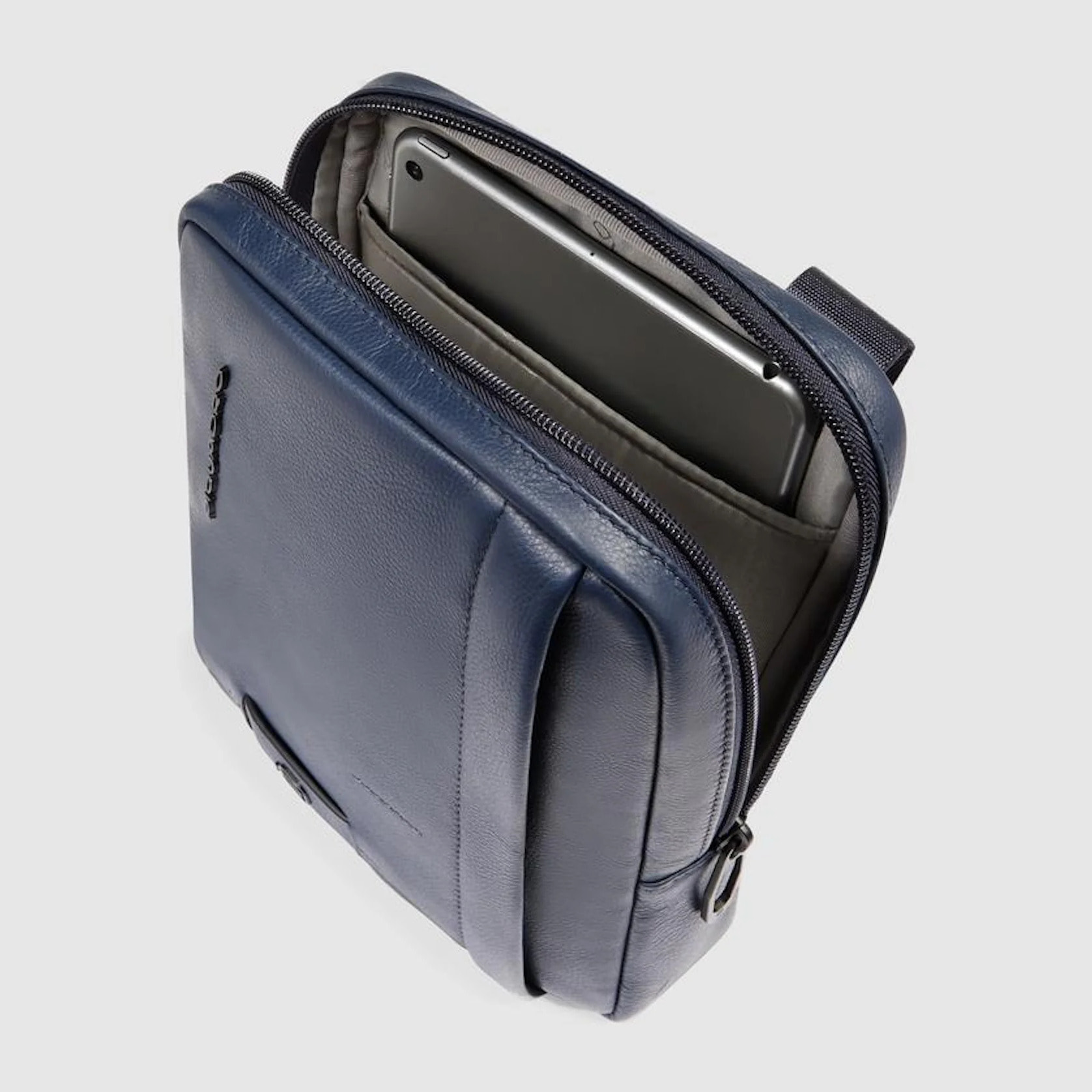 Piquadro Borsello piccolo in pelle porta iPad®mini, schermato con protezione RFID