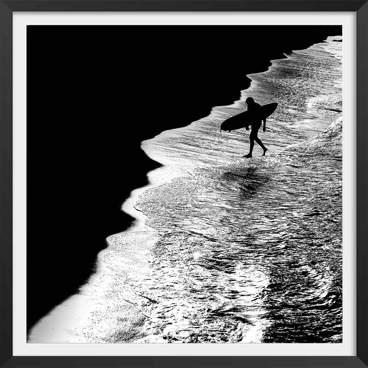 Poster surf au clair de lune Affiche + cadre en bois - Noir