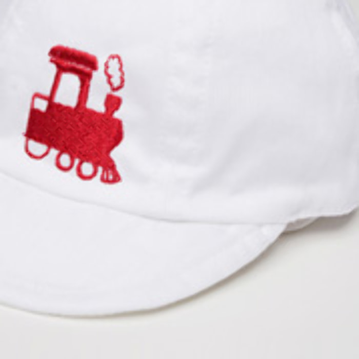 GORRA BLANCA CON DISEÑO TREN
