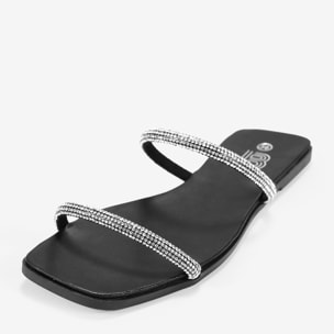 Sandalias planas negras con dos tiras brillantes plateadas