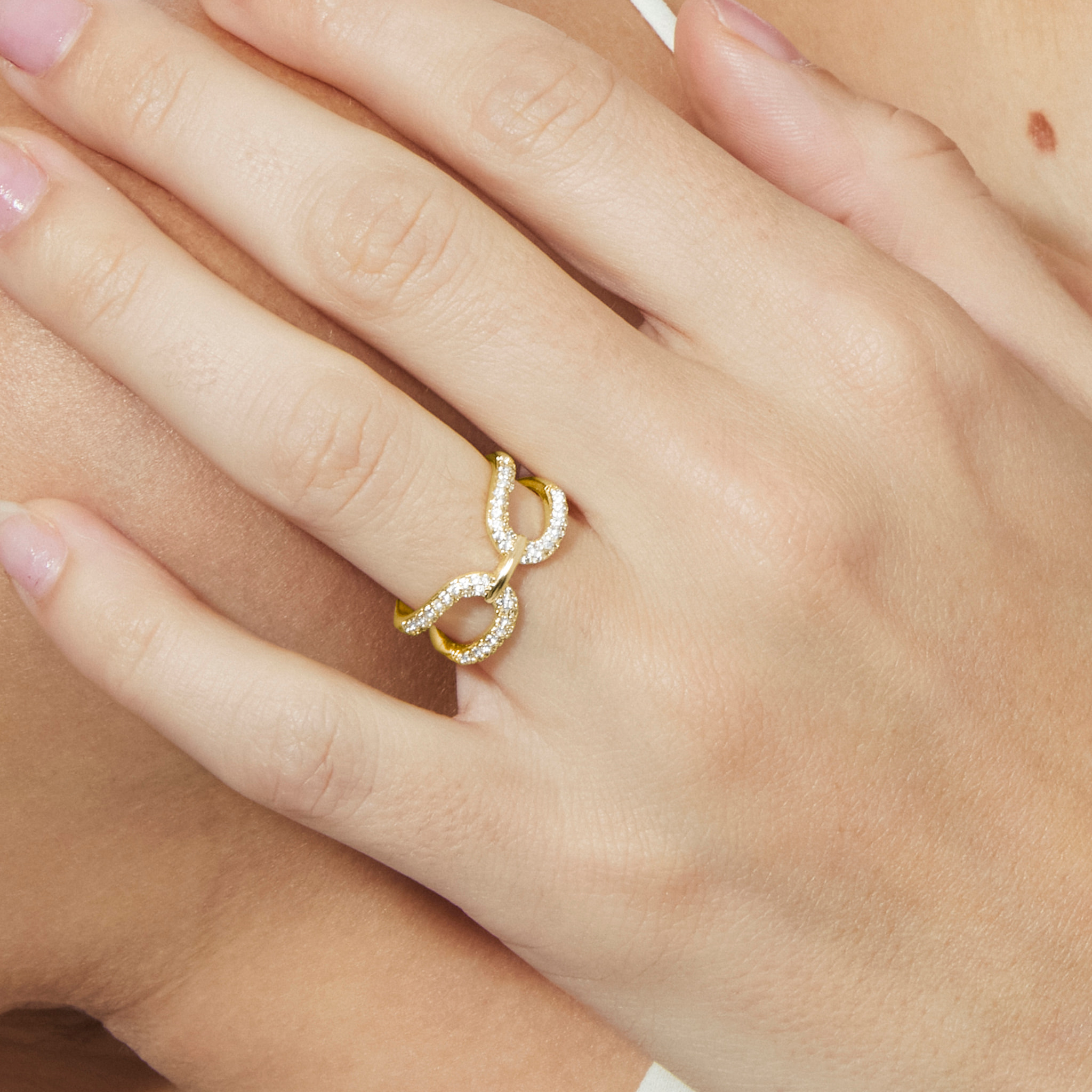 Anillo Kafrik acabado oro amarillo 18k