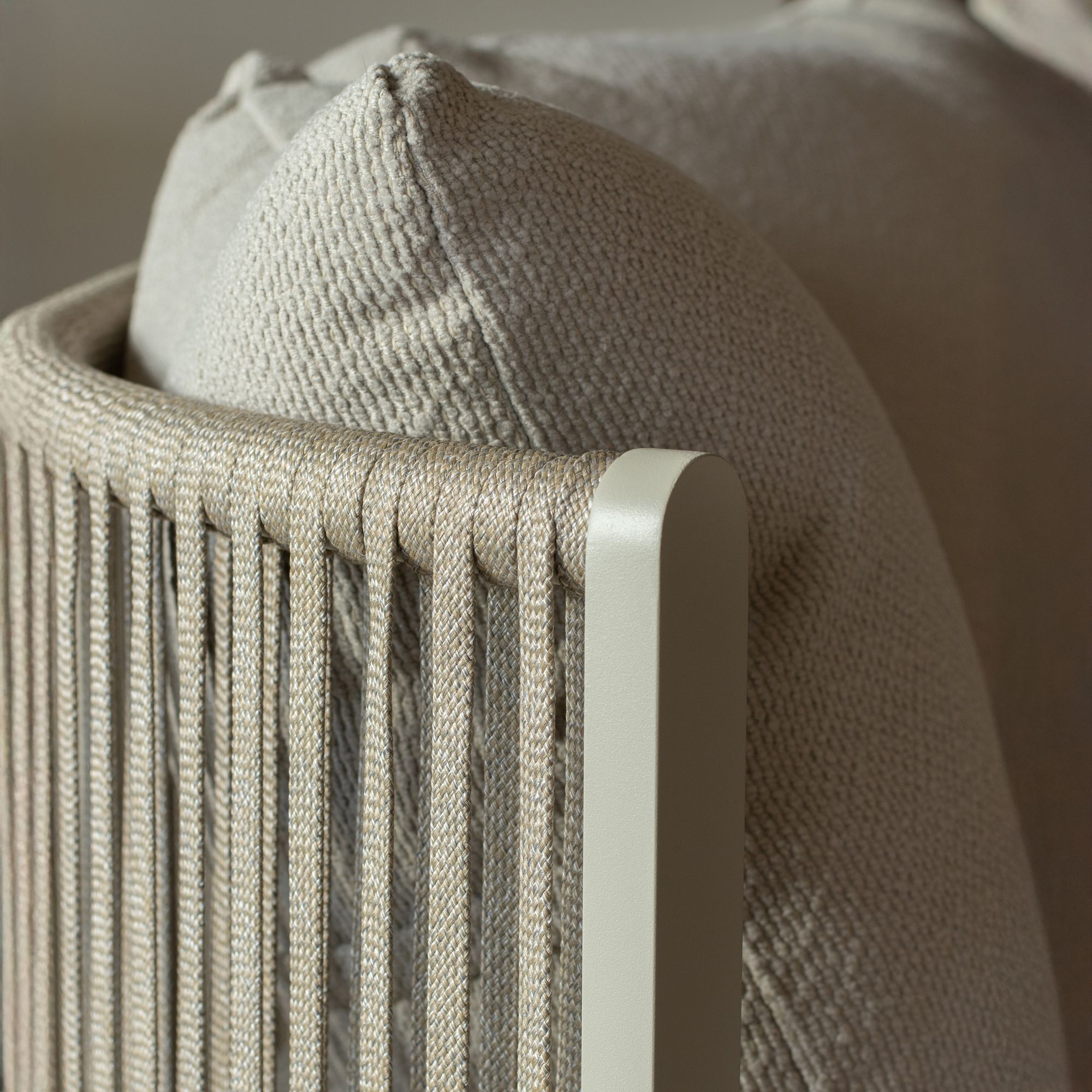 Salon de jardin beige 8 places tissu et structure aluminium BELLAGIO