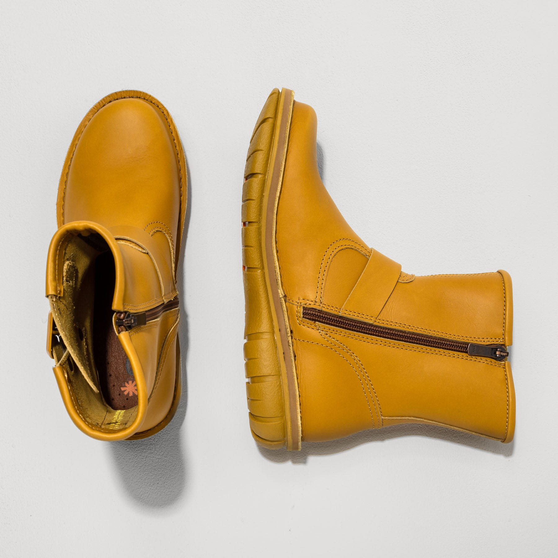 Botines 1735 GRASS WAXED MUSTARD/ MISANO color Mustard