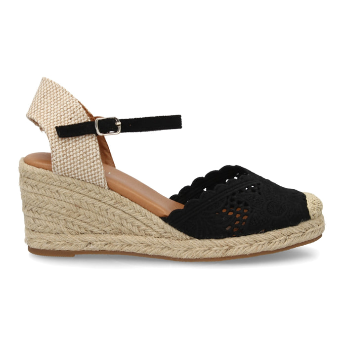 Alpargata cuña con calados altura media