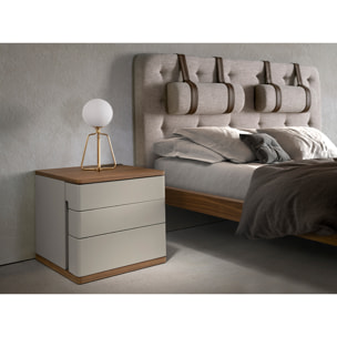 Mesita de noche con estructura de madera de MDF en gris y una base de madera chapada en nogal 46x46x45cm