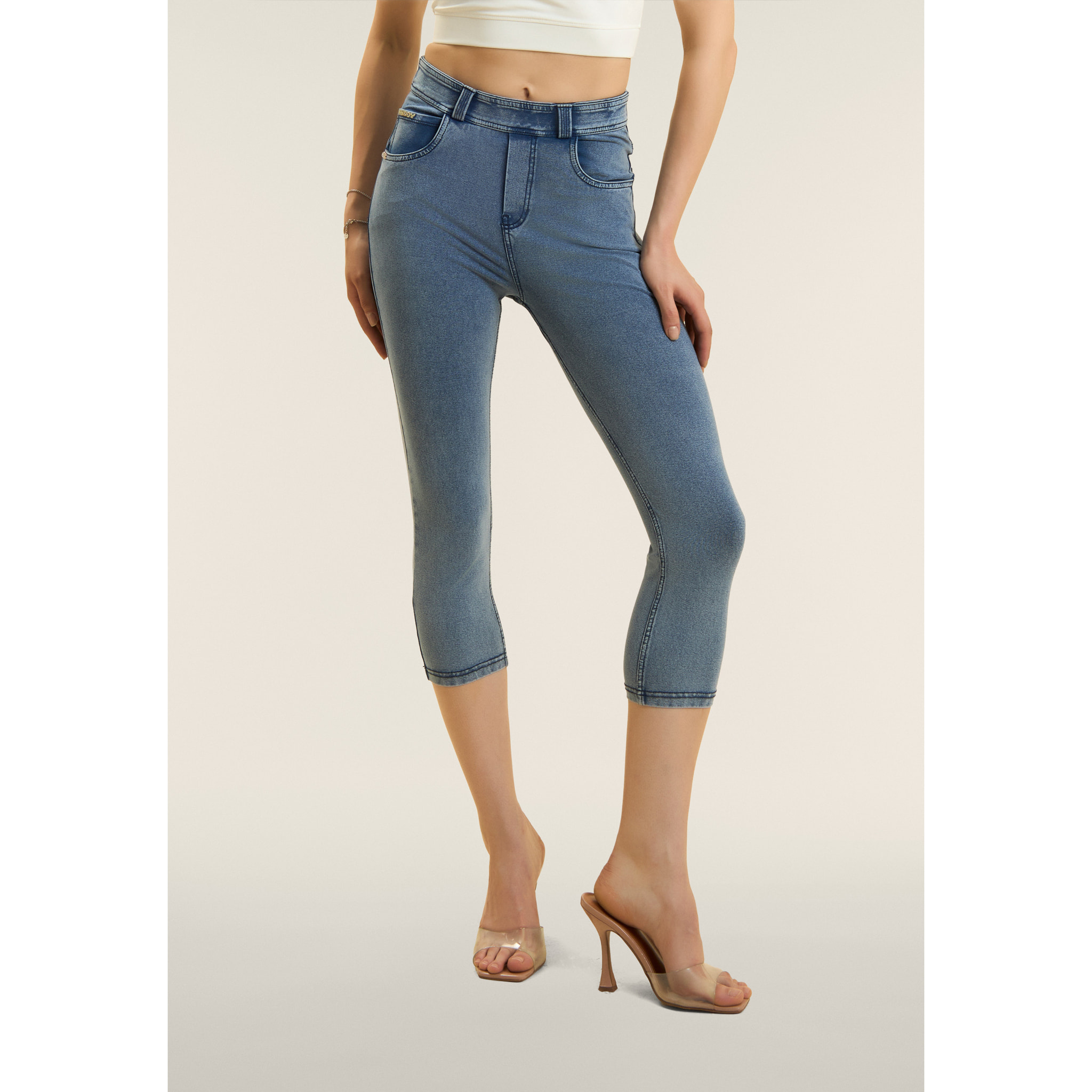 Pantaloni capri effetto denim con 5 tasche