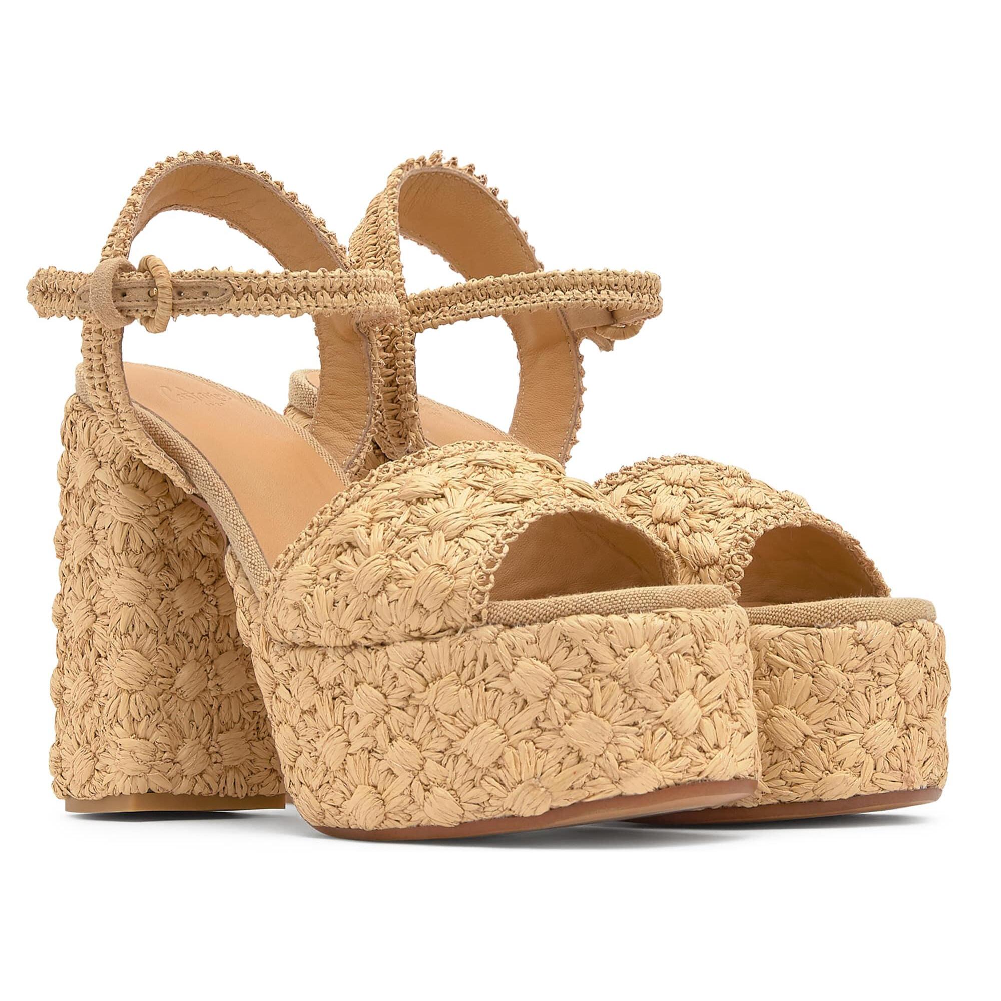 Sandalia de tacón Fabiana en rafia natural con motivos florales