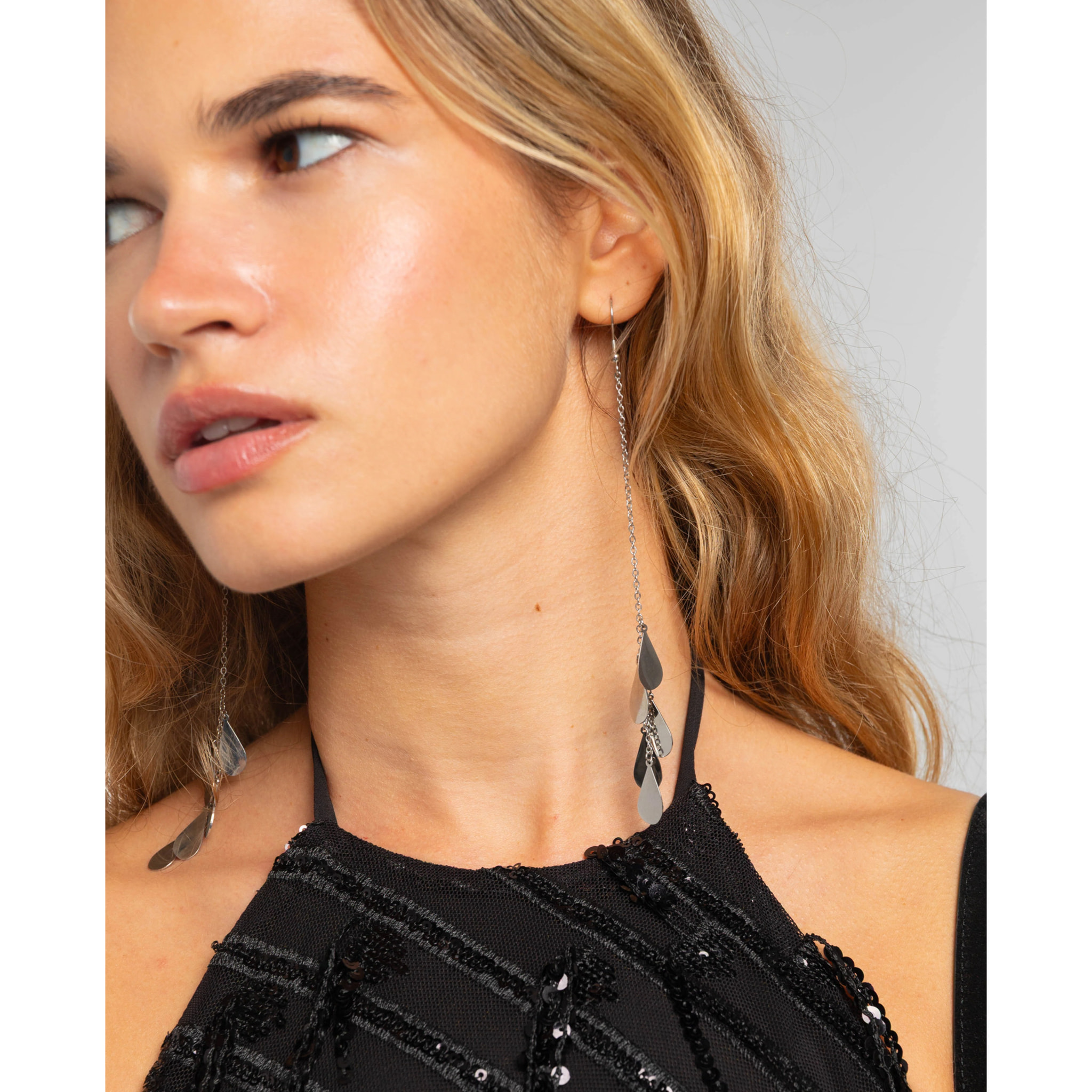 Pendientes de acero con cadena y gotas colgantes de mujer