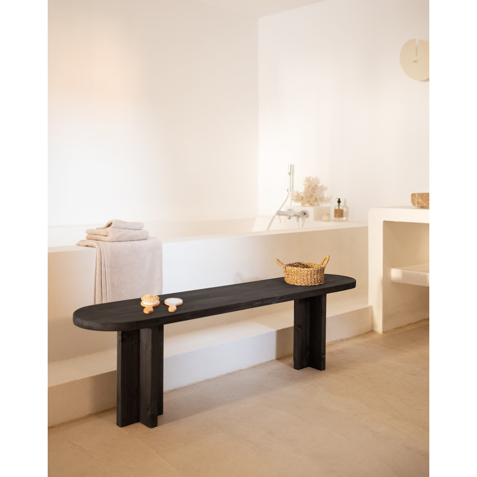 Banco de madera maciza en tono negro de varias medidas