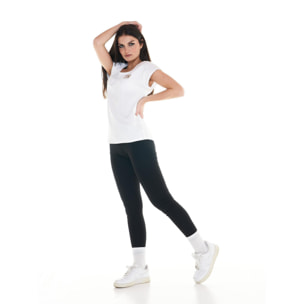 Traje básico largo de mujer.