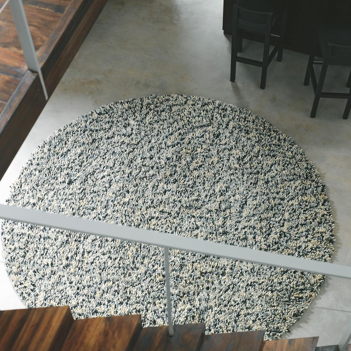 Tapis shaggy tissé en laine motif faux uni RABI