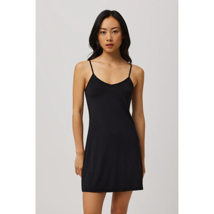 Robe de robe basique avec un décolleté en "V" en tissu microfibre