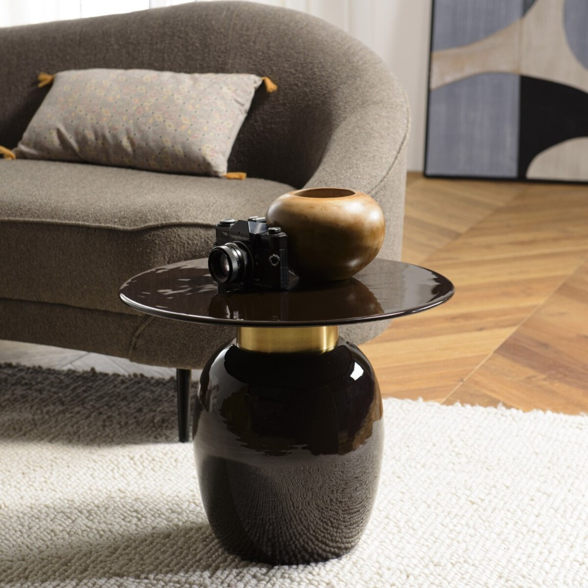 JAMES - Table d'appoint ronde 50x50cm en métal émaillé noir, col doré