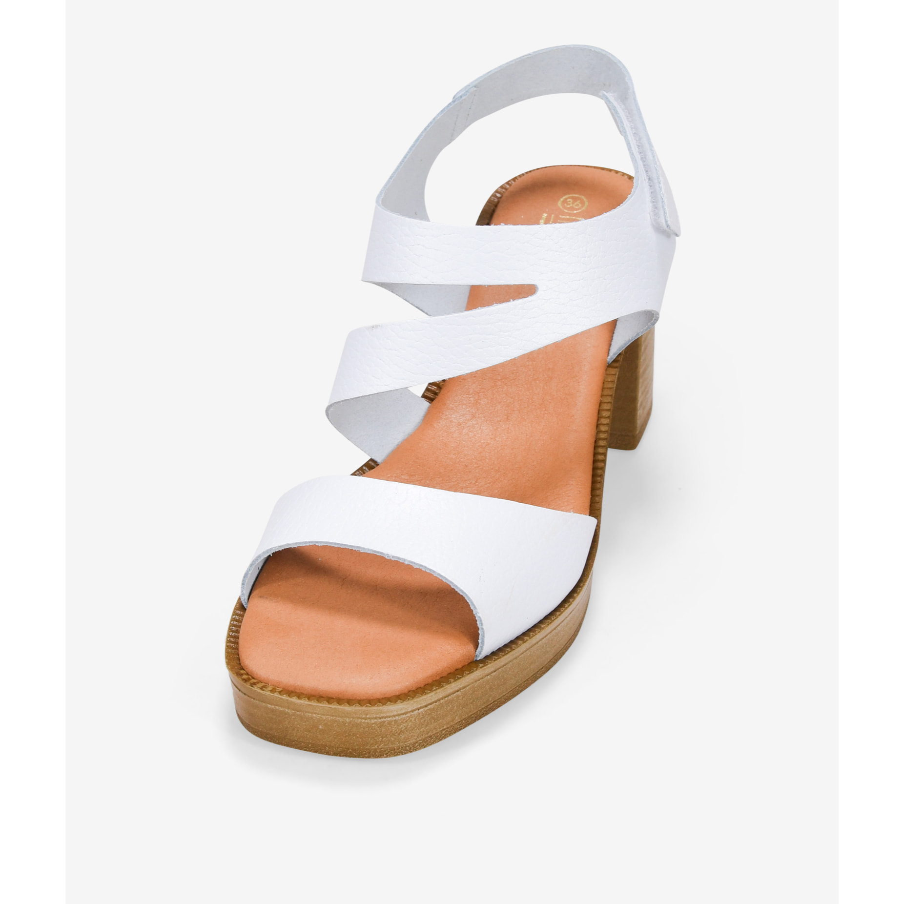 Sandalias de tacón blancas en piel con cierre de velcro