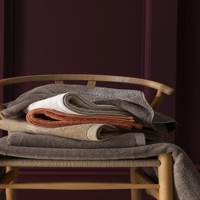 Drap de bain uni en coton biologique , ESSENTIEL