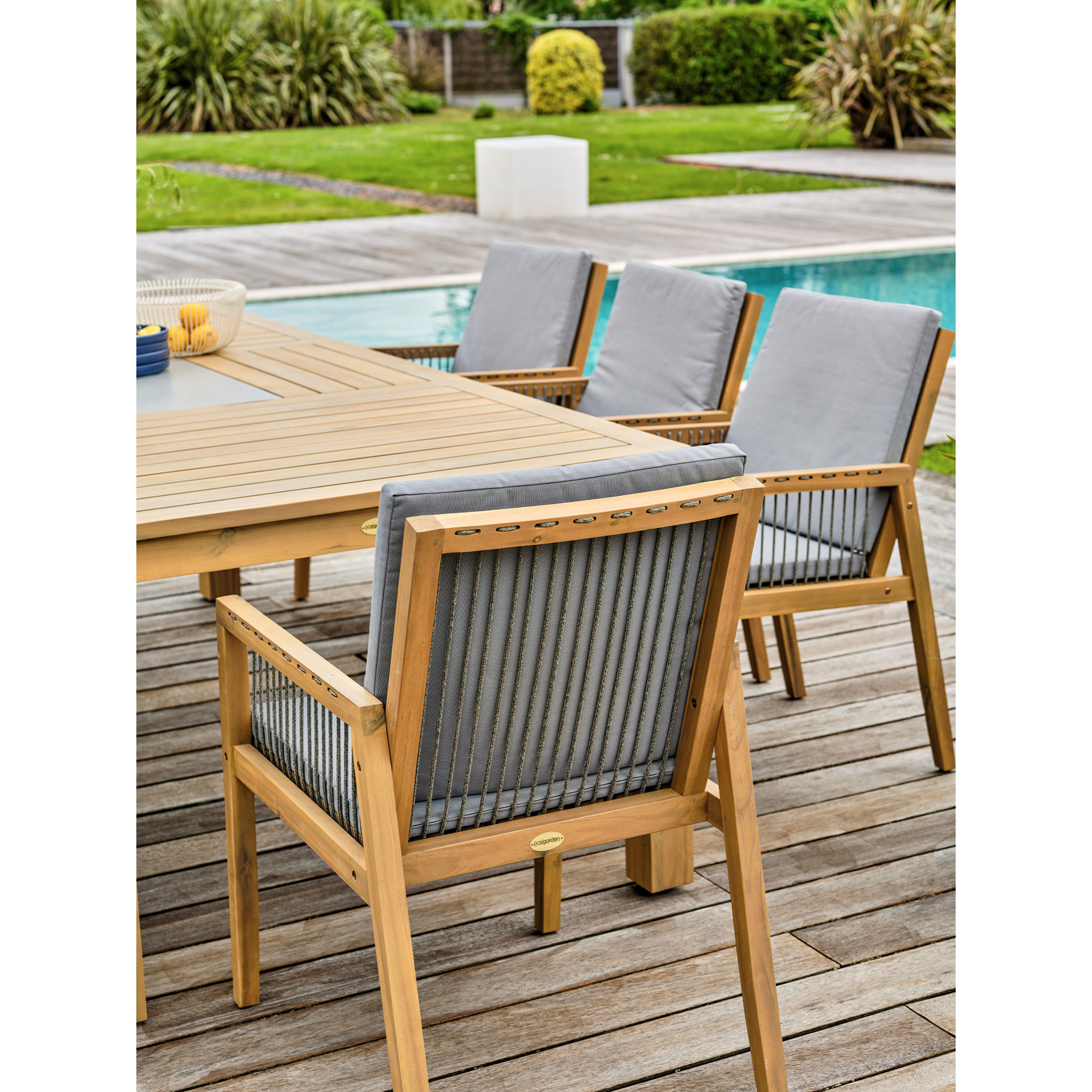 SULLANA - Ensemble repas de jardin 8 places en bois d'acacia