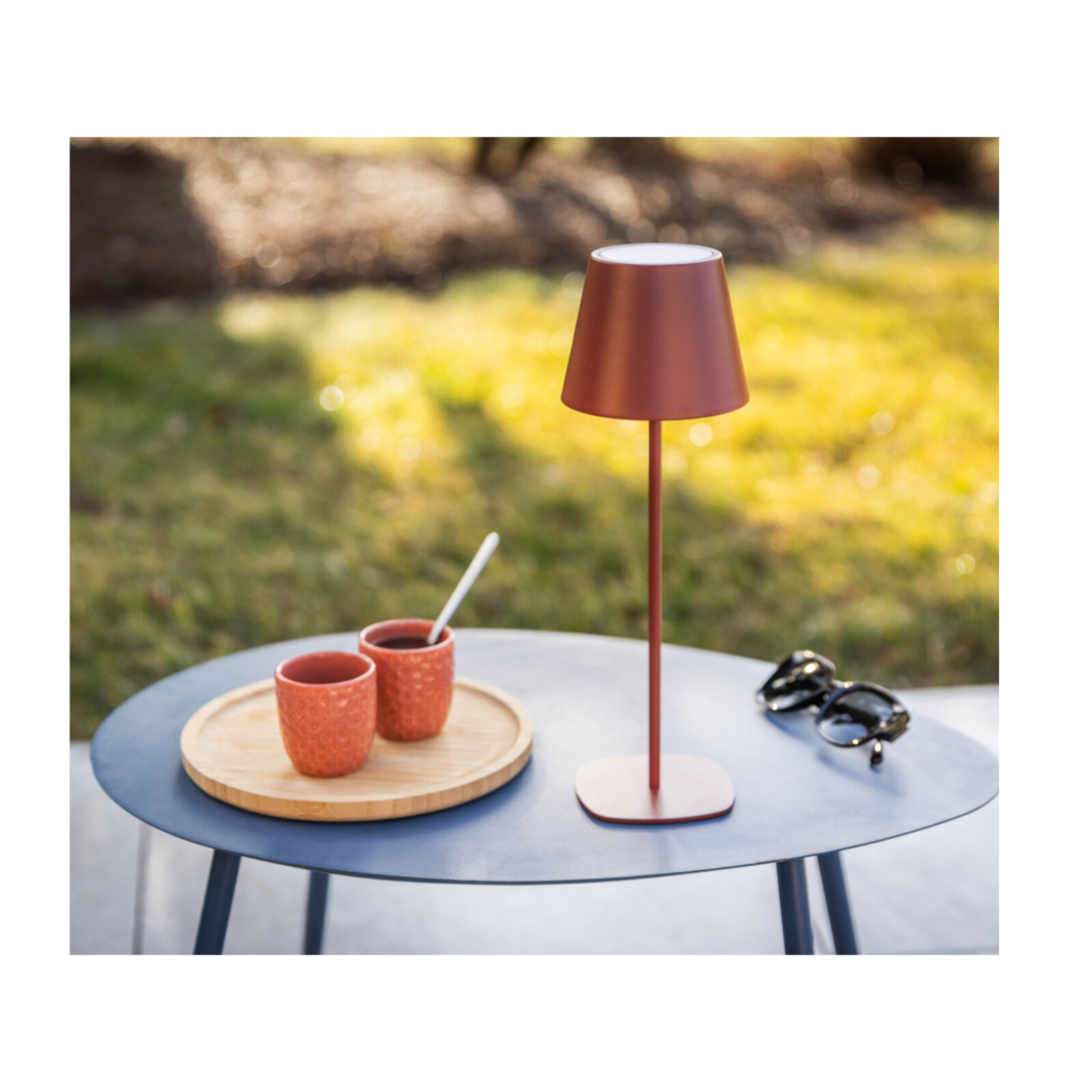 ALIKI - Lampe à poser tactile et rechargeable - Rouge brique