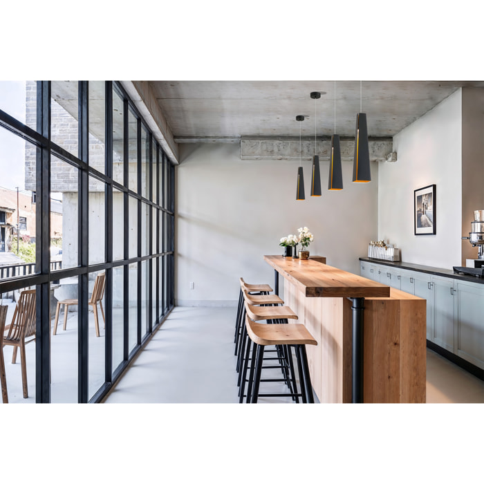 PLUMA Colgante negra y oro