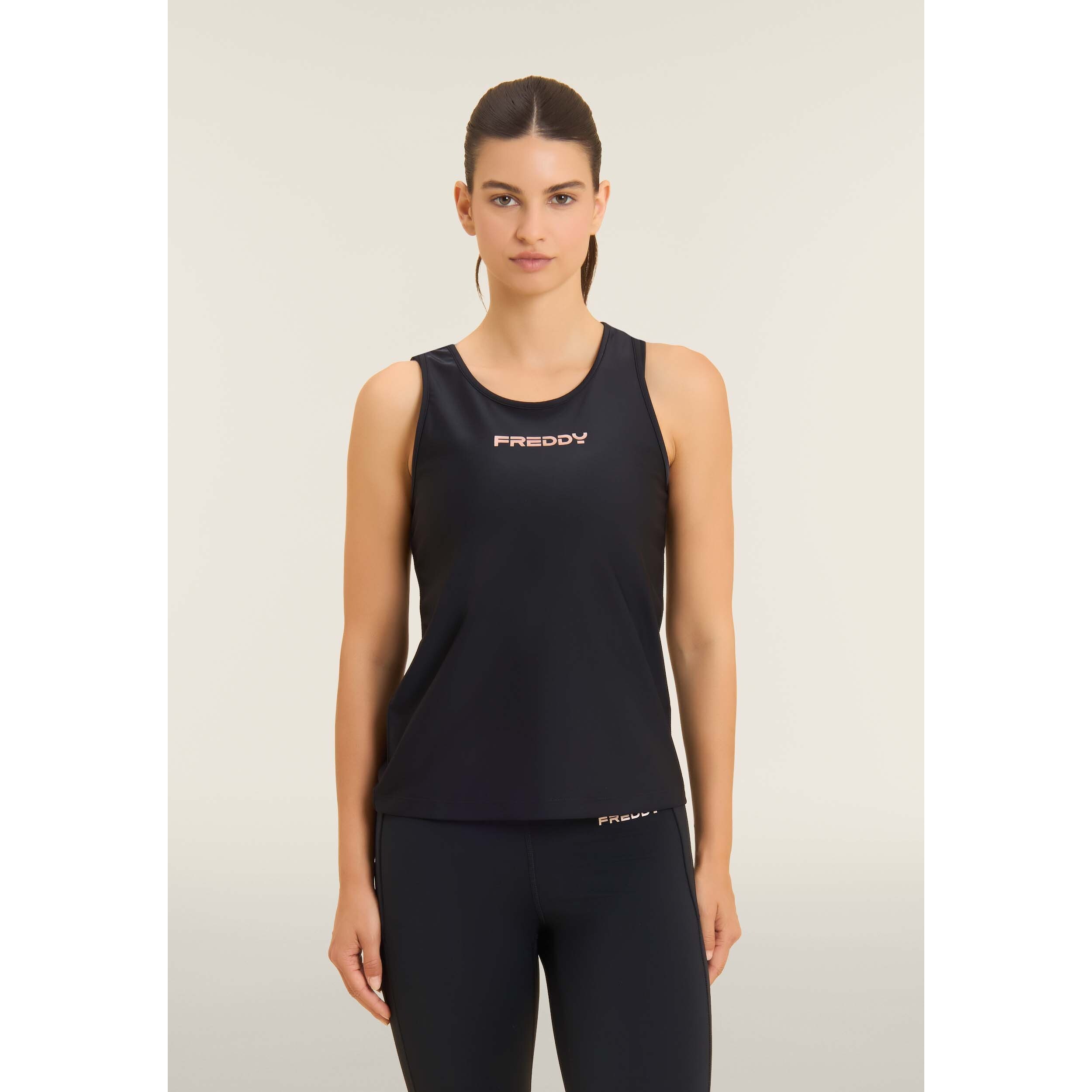 Canotta tecnica con girospalla ampio e taglio regular